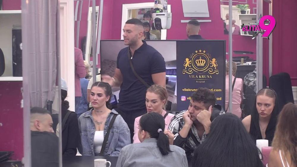 Ličiš na muškarca, ali volela bi da sam te k*rao: Anđelo i Kačavenda udruženim snagama demolirali Zoricu, ona im uzvratila brutalnom vređalicom! (VIDEO)