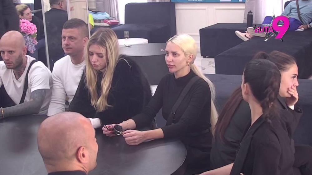 DRVENI ADVOKAT: Miljana skočila kao oparena da Vanju obrani od Asminove tvrdnje da je ALJKAVA! Dala sve od sebe  kako bi je zaštitila: REDOVNO PERE RUKE I ZUBE! (VIDEO)