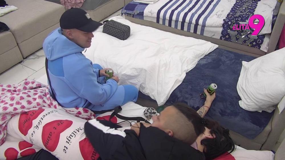 OBASIPA JE PAŽNJOM: Terza jedva dočekao da se Mina probudi, pa joj ovim gestom pokazao koliko misli na nju! (VIDEO)