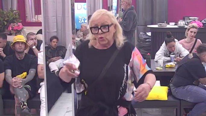 Kačavenda uhodila Branka Babića: Nije mogao da je skine s grbače, Zorica otkrila nove detalje i urnisala je brutalnim prozivkama! (VIDEO)