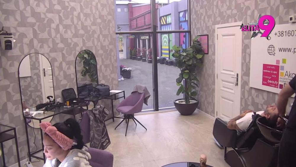 NJIMA SE NAJVIŠE POSREĆILO: Maja i Asmin prvi stigli u frizerski salon! Rešili da promene OVO! (VIDEO)