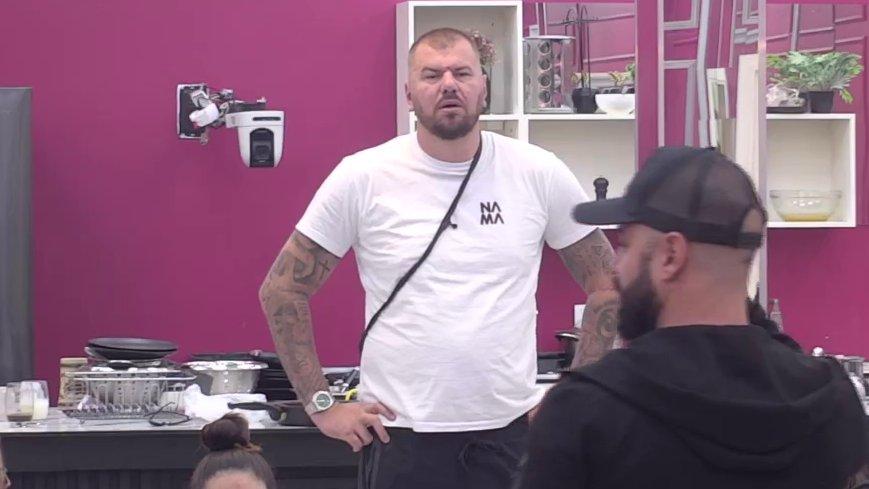 Novi dan, novo razotkrivanje: Janjuš odao Aneli i priznao da su se dopisivali i s njenog trećeg lažnog profila, Luka bled kao krpa! (VIDEO)