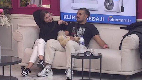 Totalno opuštena! Sara jasno stavila do znanja Đukiću da je ne zanima Boginja (VIDEO)