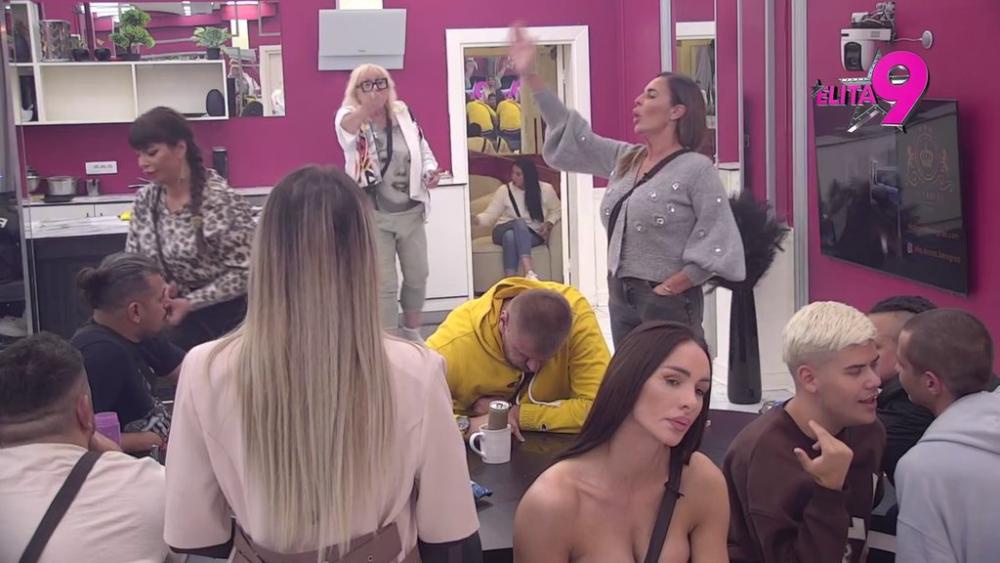DRUMSKA KAFANO UK*NJANA! Leti perje na sve strane: Zorica optužila Kačavendu da duguje i Bogu i narodu! Pljušte uvrede (VIDEO)