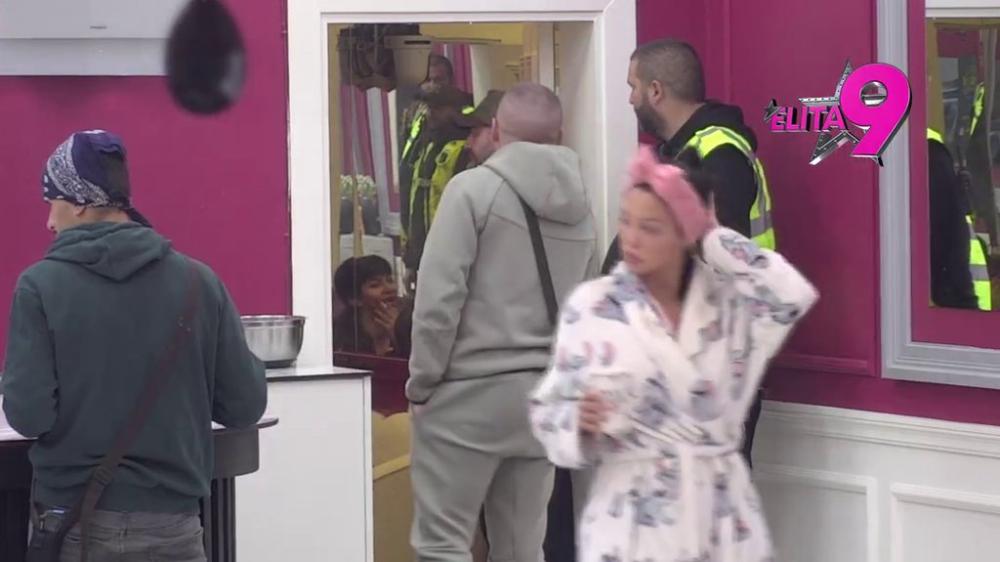 Da li živa ili tri metra ispod zemlje je?  Dača sahranio živu Mariju Kulić, Miksi i Vrbaški ne prestaju da se provociraju! (VDEO)