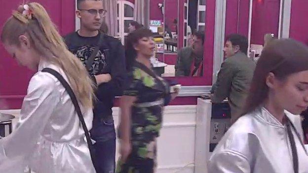 Ne zaustavljaju se! Miljana nastavila da provocira Minu Vrbaški: Je l' znaš ko ti je tata?! (VIDEO)