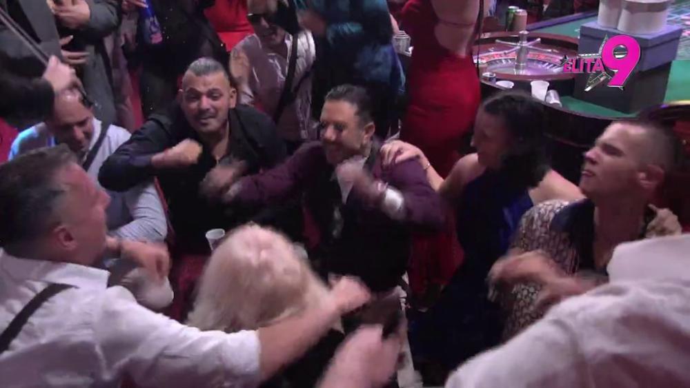 Zorica Marković se latila mikrofona: Elita na nogama, Bora slavi kao niko do sada (VIDEO)