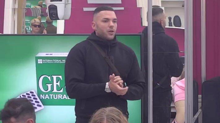 Čuo sam da si u dugovima i da si propala: Anđelo spustio ručnu i sasuo Zorici istinu u lice, ona nije ostala dužna! (VIDEO)