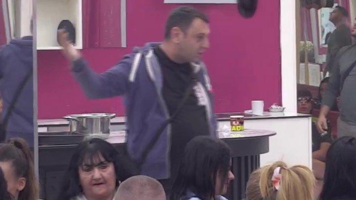 Gori Bela kuća! Anđelo matirao Ivana, Ilija Pečenica na udaru zbog PREĆUTKIVANJA mišljenja (VIDEO)