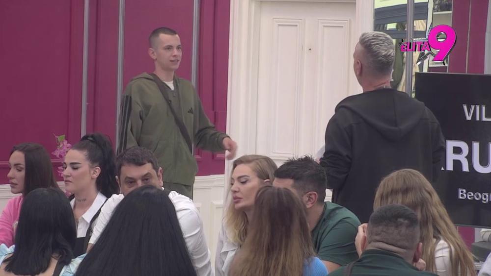 KLUPKO POČINJE DA SE ODMOTAVA! Asmin otkrio zašto je došlo do pucanja prijateljstva između Site i Hanine tetke, pa se JAVNO OBRATIO Ines (VIDEO)