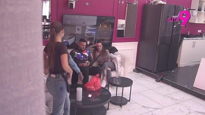 ELITA 9 📺: Teodora Sari - Lepa si i zgodna, ALI I GLUPA 😬