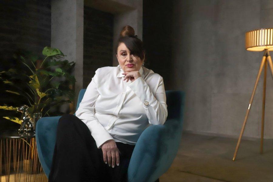 JEDINA SLIKA IZ MLADOSTI NADE MACURE: Pogledajte kako je nekada izgledala, javnost je u ŠOKU šta vidi! (FOTO)