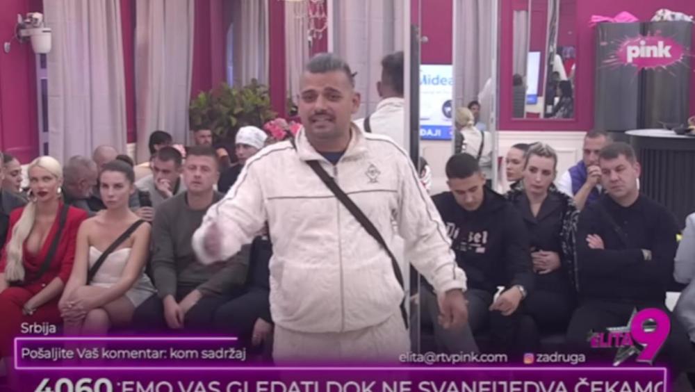 Bora Santana napravio haos u "Eliti" - Urla na Terzu i Minu iz petnih žila, cela spavaća soba na nogama: "Sad ću da ih izbacim sve"