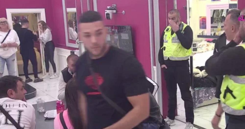 "Oca nisi video, odrekao te se!" Anđelu Ranković otac okrenuo leđa, karambol u Eliti! Tresla se kuća od haosa