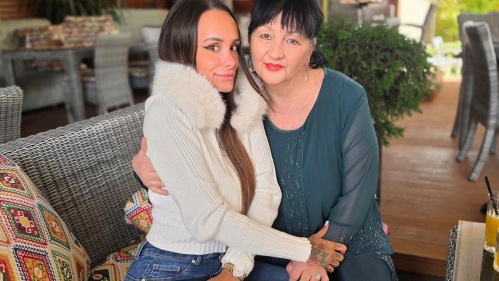 Teodora Delić nakon pomirenja sa Bebicom slavi Svetog Luku u domu: Trpeza puna