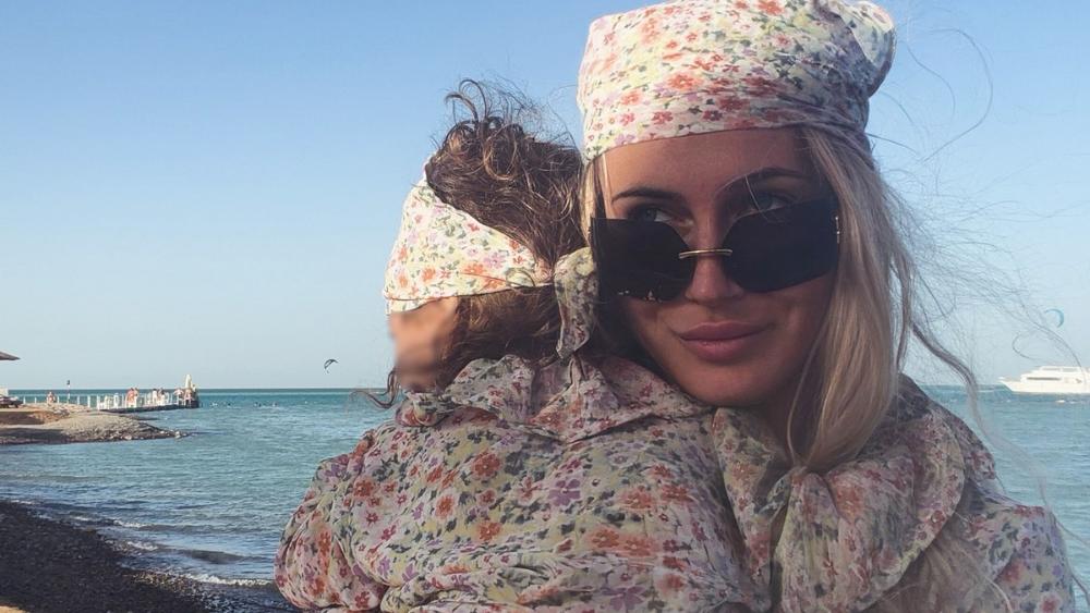 Milica Veličković sa ćerkom napustila Srbiju, pokazala kako provode vreme