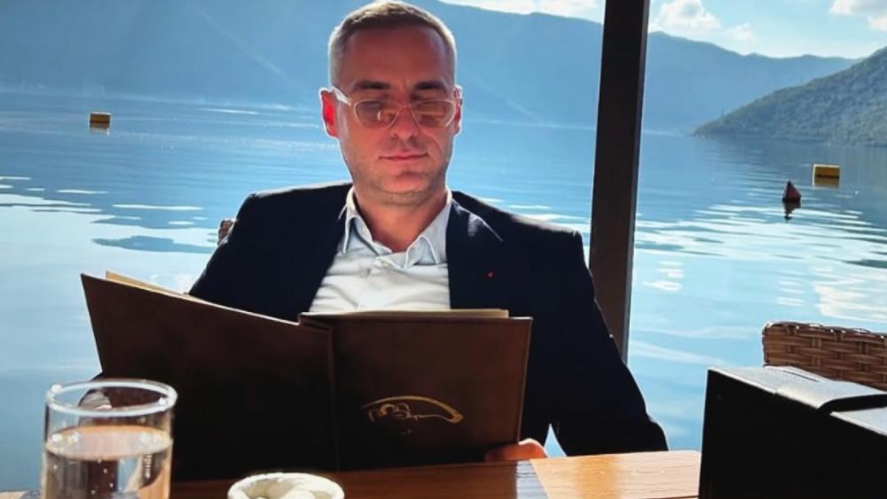 Bivši političar raskinuo sa devojkom posle 20 dana: Šokirao priznanjem