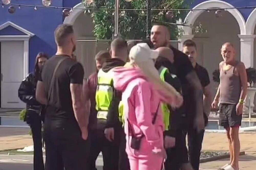 "KAD TI ĆERKA BUDE IMALA 18, IMA DA JE ISK***RAM, A TEBE ĆU DA KOLJEM": Isplivao JEZIV snimak svađe Marka i Cara!