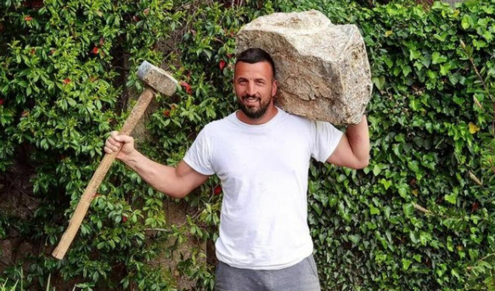 "ŽELIM DA MU NAUDIM, ON JE POTENCIJALNI UBICA": Vladimir ZAURLAO na ČOVEKA KOJI JE VREĐAO DECU NA TV-u!