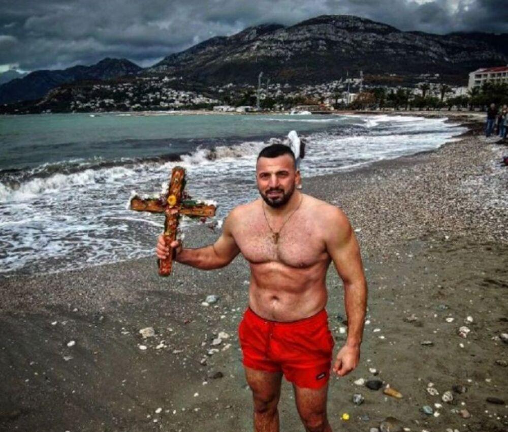 "ŽIVI KAO PACOV, NAPOLJU KOŠTA 1 EVRO": Kršni CRNOGORAC izneo ŠOKANTNE stvari, nacija zanemela kad je čula