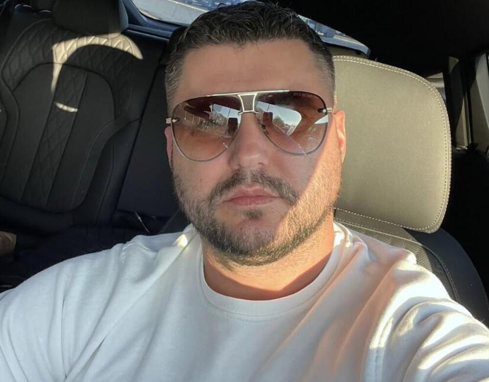 MAJKO SVETA, NJEGOV AUTO SKUPLJI NEGO NEČIJI STAN: Ljudima popadale vilice zbog besne mašine, papreno