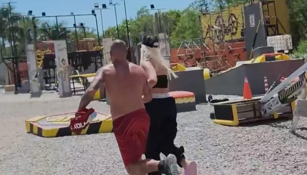 Kamere su sve zabeležile: Lakić pobegao sa voditeljkom Exatlona - Pogledajte kako su se došaptali i krenuli u akciju (VIDEO)
