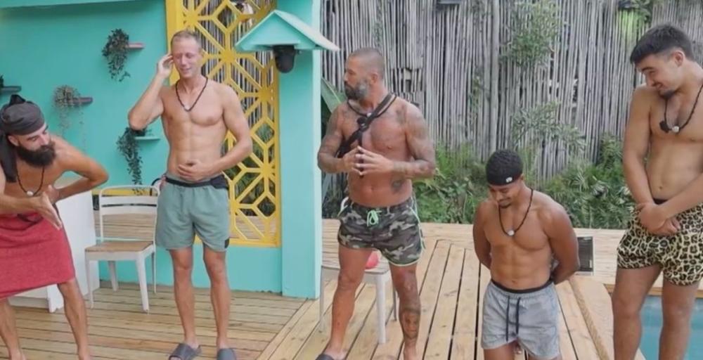 Smeh do suza! Evo kako Crveni tim imitira Plave - Mensur na udaru, nisu poštedeli ni Aleksu Erskog (VIDEO)