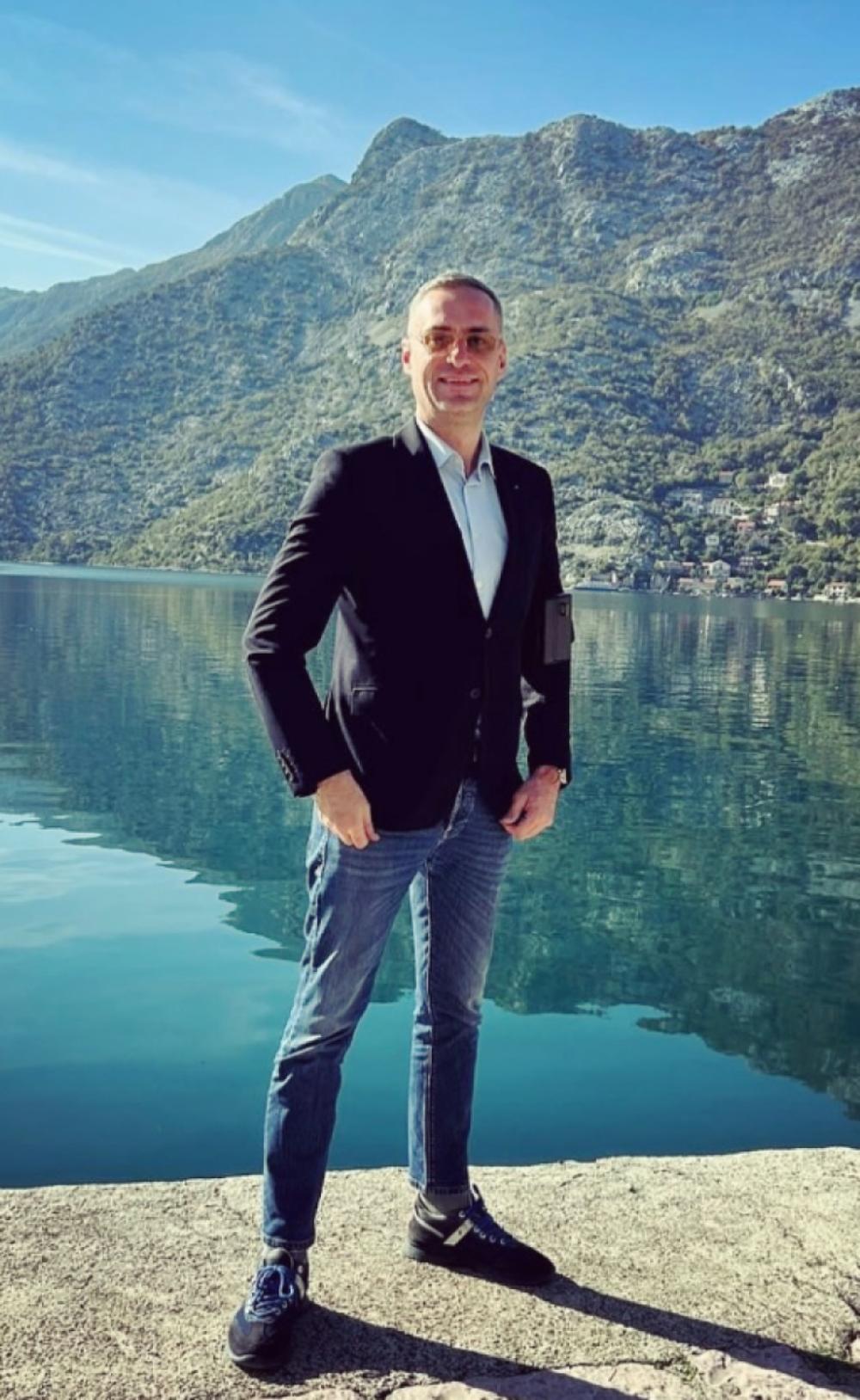 Bivši političar raskinuo sa devojkom posle 20 dana: Frapirao rečima o bivšoj - Tu je i priznanje