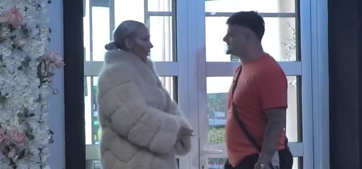"TI SI JEDNA BUDALA, A FALIŠ MI" Terza ubeđuje Gloriju da je najsrećnija pored njega: Hoćeš da budemo u kombinaciji? (VIDEO)