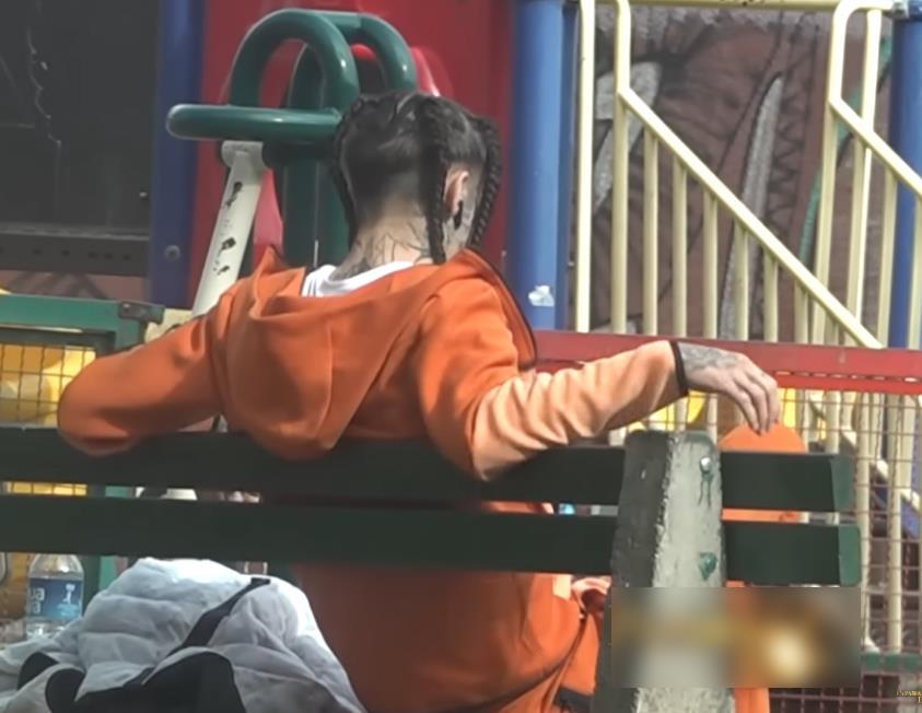 VOLEO ĆERKU MILETA KITIĆA, BIO U RIJALITIJU PA U ZATVORU, A ONDA ZAVRŠIO U "LAZI"! Danas ga jedva ko prepoznaje (FOTO)