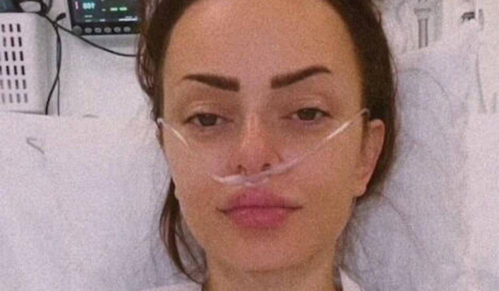 Jeleni Batos izvadili tumor iz glave: Bivša rijaliti učesnica ponovo operisana, oglasila se iz bolnice (Foto)