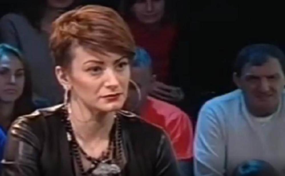 "Ja sam u 20.izgledala kao da mi je 45": Naša voditeljka sedam puta operisala nos, a evo kako je nekad izgledala