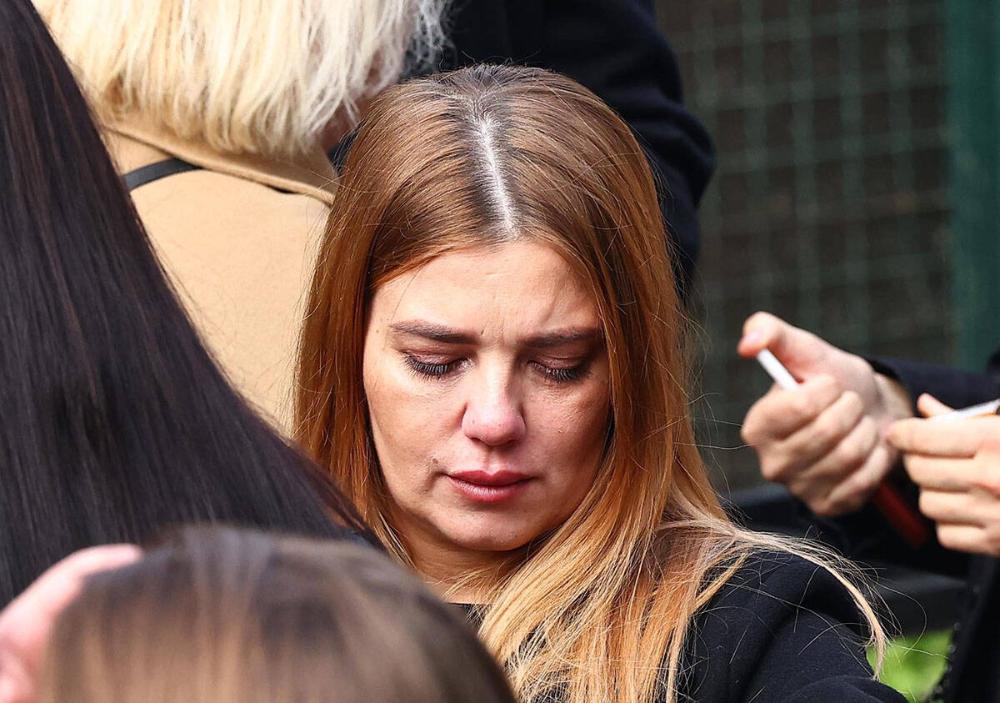 Kija Kockar uplakana stigla na kremaciju Vladimira Vuletića: Sva u crnini, ne krije koliko joj je teško (Foto)