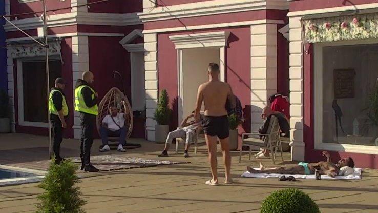 Ti si najveći kompleks: Mirko se zakačio kao čičak za Osmakčića, pa ispalio rafal uvreda na njegov račun! (VIDEO)