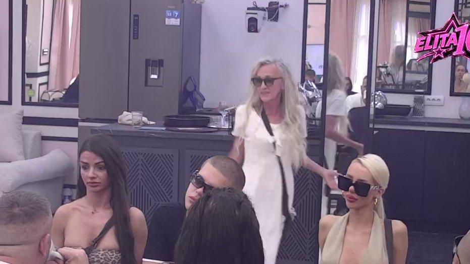 Bebi Dol žestoko potkačila Aneli Ahmić: Ona nije lavica koja se bori za sebe, ovo je za nju lovište! Udarila i na Filipa Đukića! (VIDEO)
