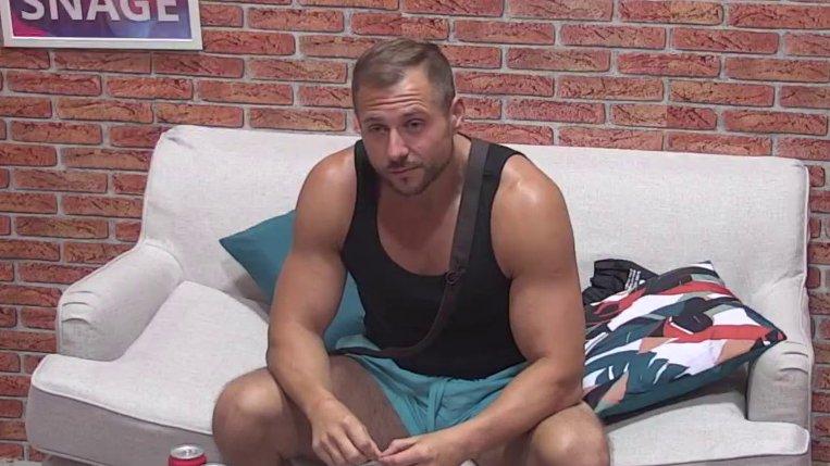 Emotivna ispovest Mahira Pjanića: Progovorio o teškom životu i najvećoj ljubavi, a u jednom momentu čak i zaplakao! (VIDEO)