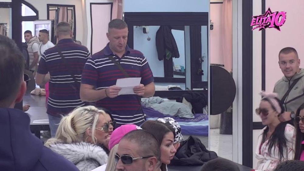 OVO SU ČEKALI SEDAM DANA! Vođa pričitao važno pismo Velikog šefa, oni odmah poleteli (VIDEO)