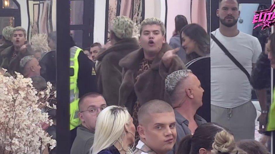 Karambol! Uroš izvređao Sandru, ona skočila na njega, on se obratio Baji: Bajo, pošalji... (VIDEO)