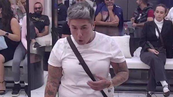 Brutalno, brutalnije, Jovana Tomić Matora! Obrisala patos sa Đukićem, Laurom i Biljanom: Jezivo, ovo su dr*lje (VIDEO)