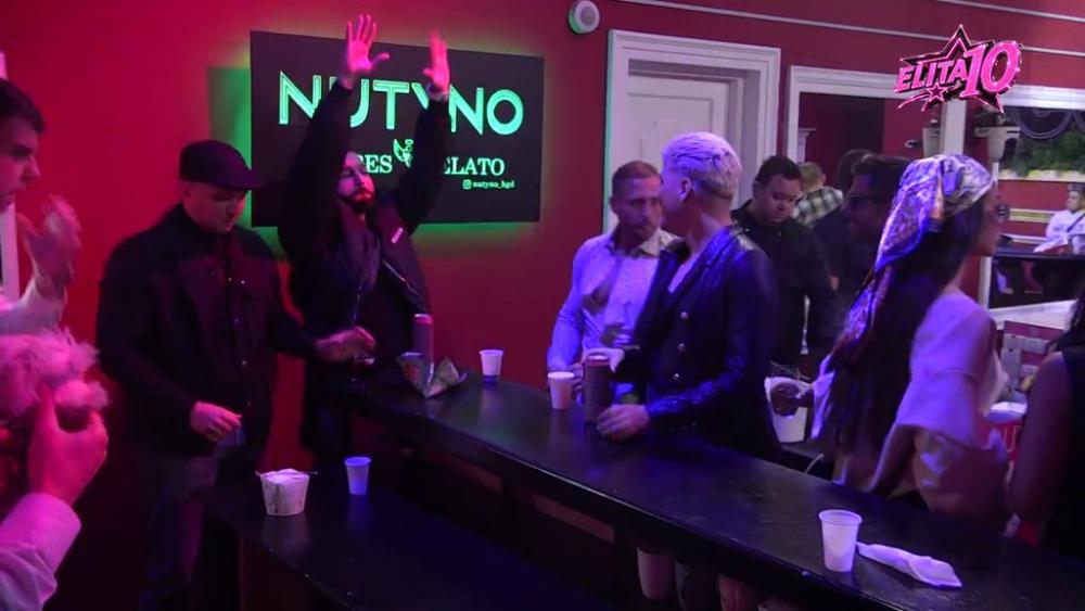 Vinuo se u nebesa: Ša zablistao od sreće na taktove svoje pesme, pa se na svojustev način zahvalio! (VIDEO)