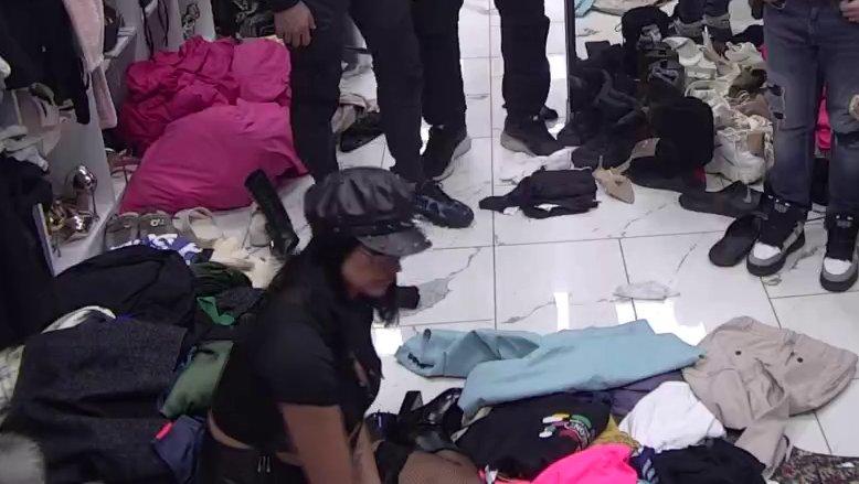 Došle mu žene glave: Đukiću pukao film i izvređao Lauru, ne bi legao više s njom ni za 100.000 evra! (VIDEO)