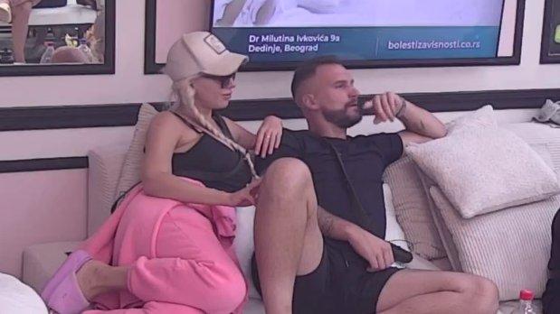 Ima da ćutiš, JE L' TI JASNO? Osmakčić se opet brecnuo na Gloriju, ona kaže da ne može da stigne više da se druži sa Laurom (VIDEO)