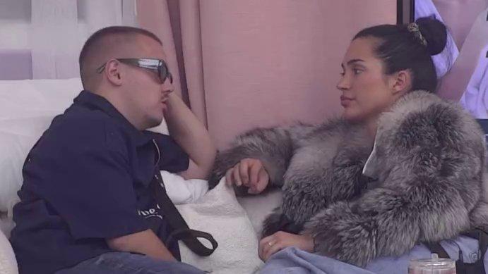 Zašto je rekao da mu se ja više sviđam?! Đukić bacio Lauru u rebus, Dača pokušava da je dozove pameti (VIDEO)