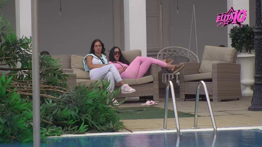 Sve bi uradio da bude sa Anđelom: Laura i Slađa razvezale zle jezike, pa po Kariću oplele kao po najgorem dušmanu! (VIDEO)