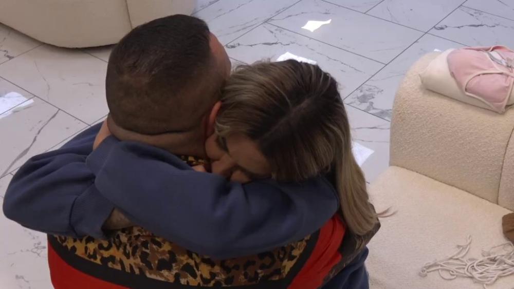 Nije izdržao: Car doleteo do Odabranih da uteši Aneli, ona mu odmah poletela u zagrljaj! (VIDEO)