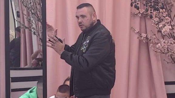 Kad vidim šta ovi rade, meni se zamera razgovor sa Snupijem?! Đukić otkrio da mu se Laura sviđa više od Biljane, Car ih demolirao izlaganjem (VIDEO)