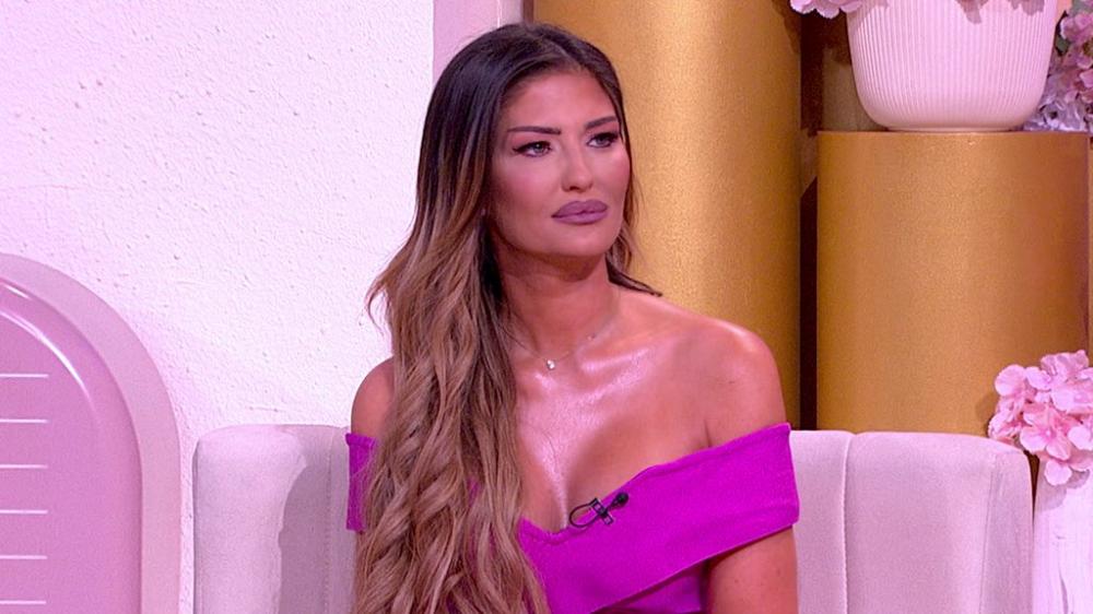 OVO NIGDE NISAM REKLA, IMALA SAM NJEGOV POSTER: Ana Radulović otkrila u kojeg poznatog Srbina je bila zaljubljena do ušiju (FOTO)