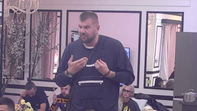 NE MOŽE VIŠE DA ĆUTI! Janjuš priznao da Mateja može da uništi njegovu vezu kao kulu od karata, otkrio i kako (VIDEO)
