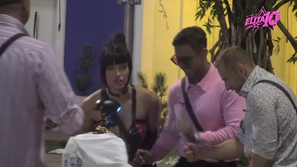 POGODILA IH MUZIKA: Toša podigao atmosferu do usijanja, a Laura mu se požalila na Đukićev plan! (VIDEO)