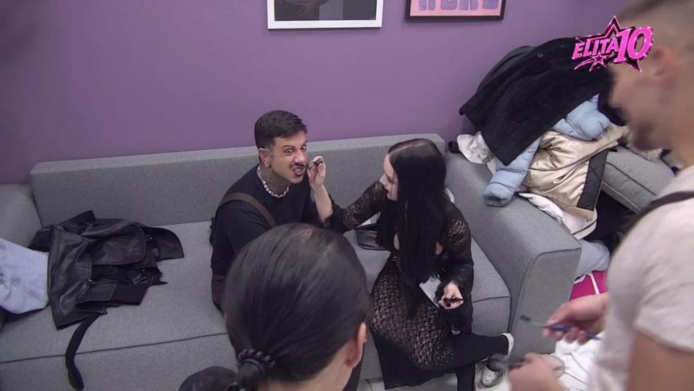 Hit scena pred žurku: Milica uzela stvari u svoje ruke, pa našminkala Đukića (VIDEO)